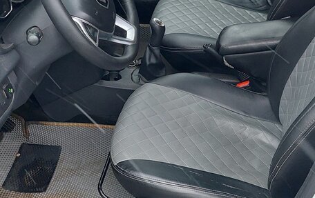 Renault Logan II, 2019 год, 800 000 рублей, 6 фотография