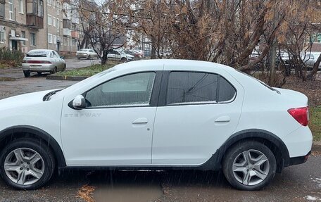 Renault Logan II, 2019 год, 800 000 рублей, 4 фотография