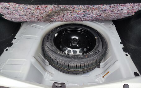 Renault Logan II, 2019 год, 1 200 000 рублей, 11 фотография