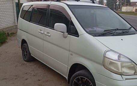 Nissan Serena II, 2002 год, 800 000 рублей, 3 фотография