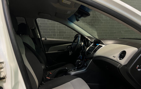 Chevrolet Cruze II, 2012 год, 1 099 000 рублей, 12 фотография