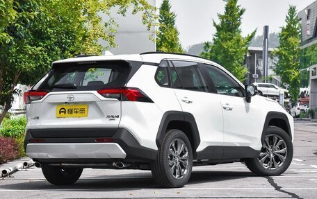 Toyota RAV4, 2025 год, 4 050 000 рублей, 4 фотография