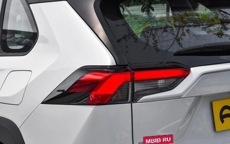 Toyota RAV4, 2025 год, 4 050 000 рублей, 5 фотография