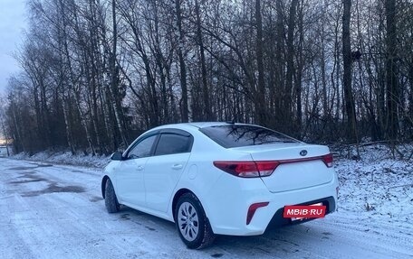 KIA Rio IV, 2018 год, 900 000 рублей, 10 фотография