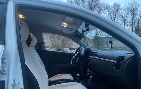 KIA Rio IV, 2018 год, 900 000 рублей, 22 фотография