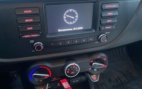 KIA Rio IV, 2018 год, 900 000 рублей, 16 фотография