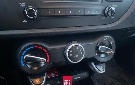 KIA Rio IV, 2018 год, 900 000 рублей, 18 фотография