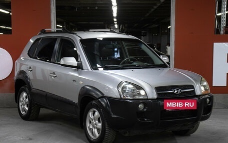 Hyundai Tucson III, 2005 год, 749 000 рублей, 3 фотография