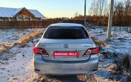 Toyota Corolla, 2011 год, 910 000 рублей, 3 фотография