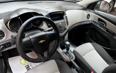 Chevrolet Cruze II, 2011 год, 825 000 рублей, 9 фотография