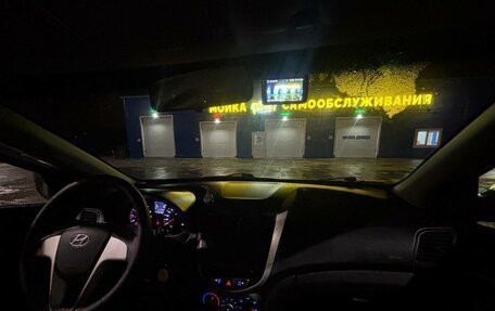 Hyundai Solaris II рестайлинг, 2012 год, 999 999 рублей, 12 фотография