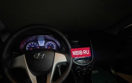 Hyundai Solaris II рестайлинг, 2012 год, 999 999 рублей, 13 фотография