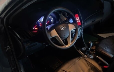 Hyundai Solaris II рестайлинг, 2012 год, 999 999 рублей, 14 фотография