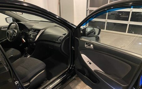 Hyundai Solaris II рестайлинг, 2015 год, 1 086 000 рублей, 26 фотография