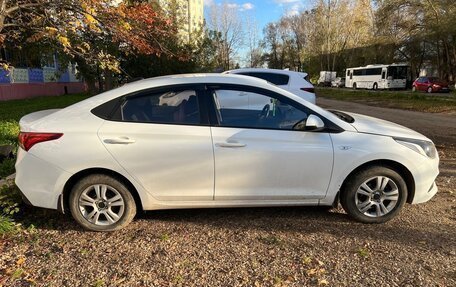 Hyundai Solaris II рестайлинг, 2017 год, 1 080 000 рублей, 2 фотография