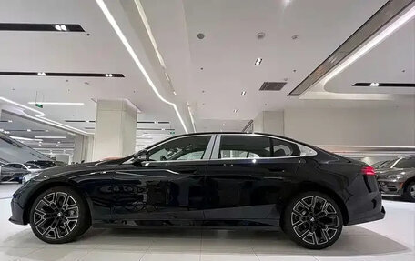 BMW 5 серия, 2025 год, 7 830 000 рублей, 2 фотография