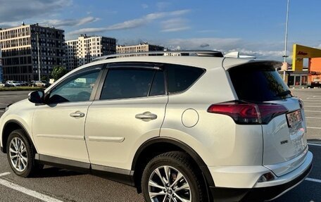 Toyota RAV4, 2019 год, 3 550 000 рублей, 9 фотография