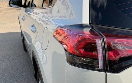 Toyota RAV4, 2019 год, 3 550 000 рублей, 11 фотография