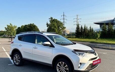 Toyota RAV4, 2019 год, 3 550 000 рублей, 2 фотография