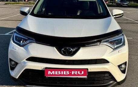 Toyota RAV4, 2019 год, 3 550 000 рублей, 4 фотография