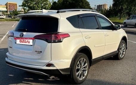 Toyota RAV4, 2019 год, 3 550 000 рублей, 5 фотография