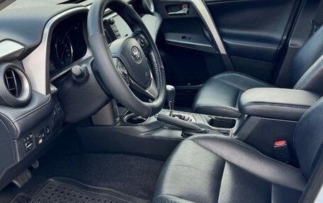 Toyota RAV4, 2019 год, 3 550 000 рублей, 20 фотография