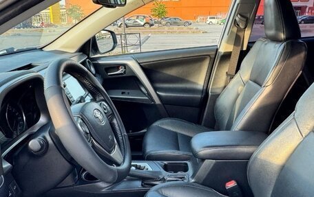 Toyota RAV4, 2019 год, 3 550 000 рублей, 16 фотография