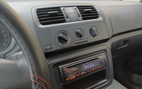 Skoda Fabia II, 2011 год, 379 000 рублей, 9 фотография