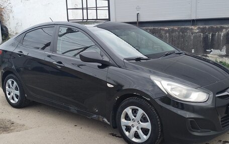 Hyundai Solaris II рестайлинг, 2012 год, 615 000 рублей, 3 фотография