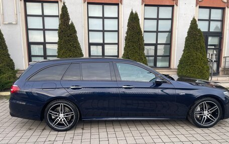 Mercedes-Benz E-Класс, 2019 год, 6 500 000 рублей, 8 фотография