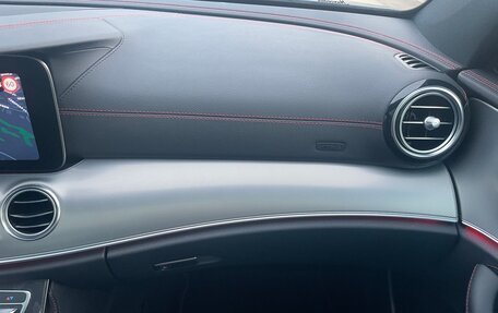 Mercedes-Benz E-Класс, 2019 год, 6 500 000 рублей, 27 фотография