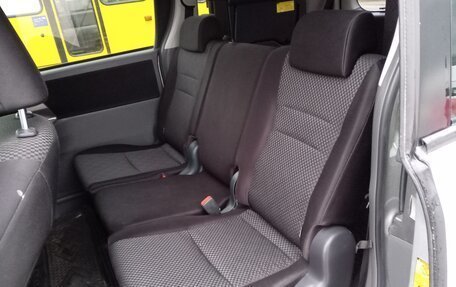 Toyota Noah III, 2009 год, 1 050 000 рублей, 5 фотография