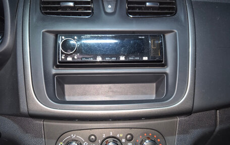 Renault Sandero II рестайлинг, 2016 год, 700 000 рублей, 8 фотография