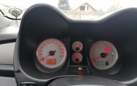 Mitsubishi Outlander III рестайлинг 3, 2006 год, 490 000 рублей, 12 фотография