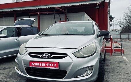 Hyundai Solaris II рестайлинг, 2013 год, 635 000 рублей, 1 фотография