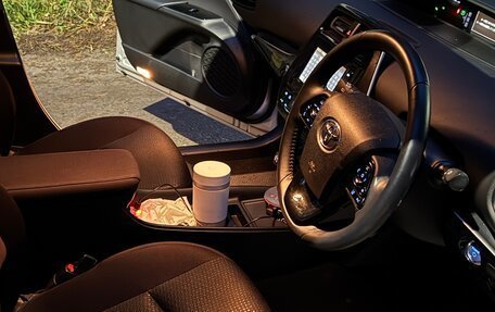 Toyota Prius IV XW50, 2019 год, 2 250 000 рублей, 9 фотография