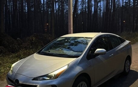 Toyota Prius IV XW50, 2019 год, 2 250 000 рублей, 3 фотография