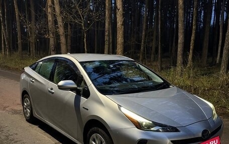 Toyota Prius IV XW50, 2019 год, 2 250 000 рублей, 4 фотография