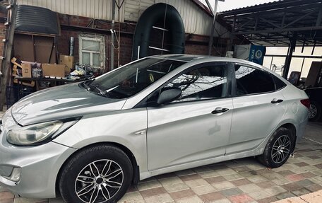 Hyundai Solaris II рестайлинг, 2013 год, 635 000 рублей, 8 фотография