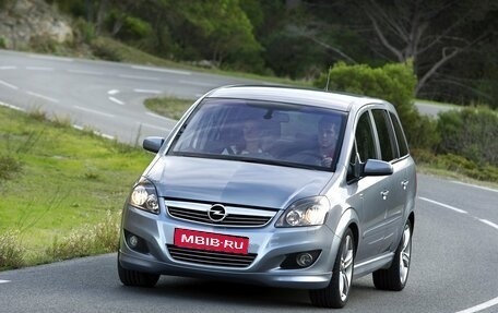 Opel Zafira B, 2011 год, 950 000 рублей, 1 фотография