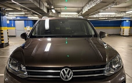 Volkswagen Touareg III, 2011 год, 2 200 000 рублей, 1 фотография