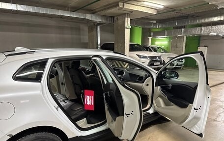 Volvo V40 Cross Country I, 2015 год, 1 500 000 рублей, 11 фотография