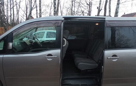 Nissan Serena III, 2005 год, 900 000 рублей, 8 фотография