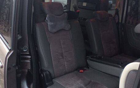 Nissan Serena III, 2005 год, 900 000 рублей, 6 фотография