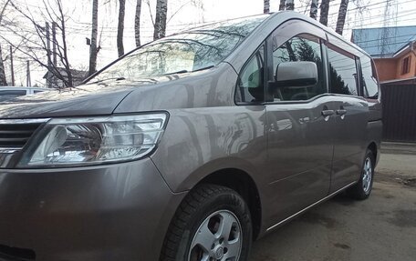 Nissan Serena III, 2005 год, 900 000 рублей, 13 фотография