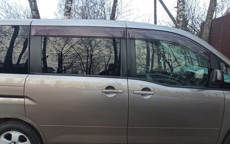 Nissan Serena III, 2005 год, 900 000 рублей, 19 фотография