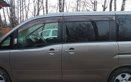 Nissan Serena III, 2005 год, 900 000 рублей, 18 фотография