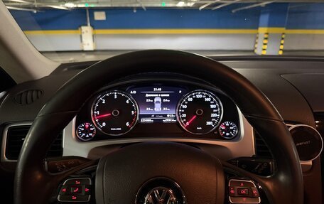 Volkswagen Touareg III, 2011 год, 2 200 000 рублей, 6 фотография