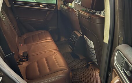 Volkswagen Touareg III, 2011 год, 2 200 000 рублей, 10 фотография