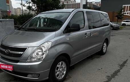 Hyundai Grand Starex Grand Starex I рестайлинг 2, 2014 год, 2 100 000 рублей, 1 фотография